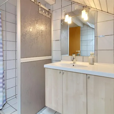 Tinna - 2-3km From The Sea By Interhome